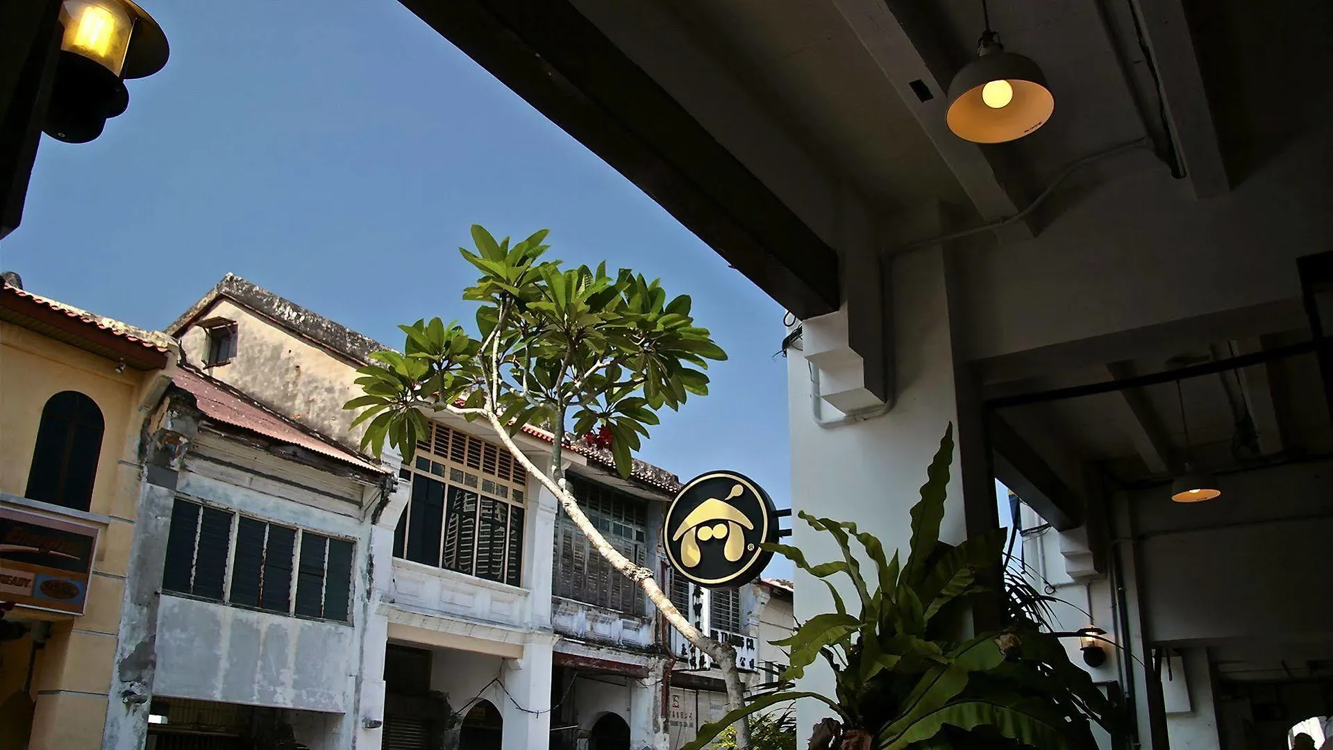 Magpie Heritage - Hideaway George Town
