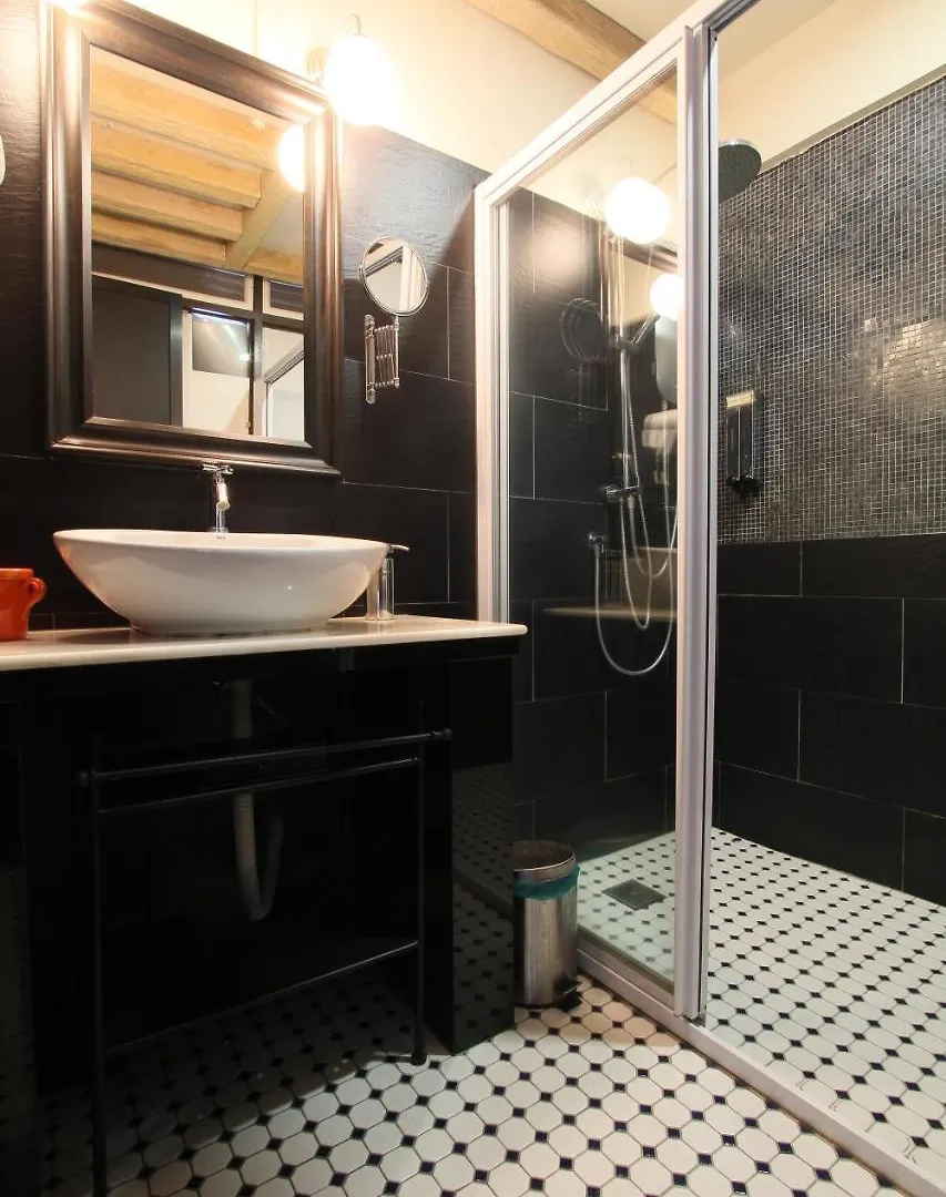 Magpie Heritage - Hideaway George Town