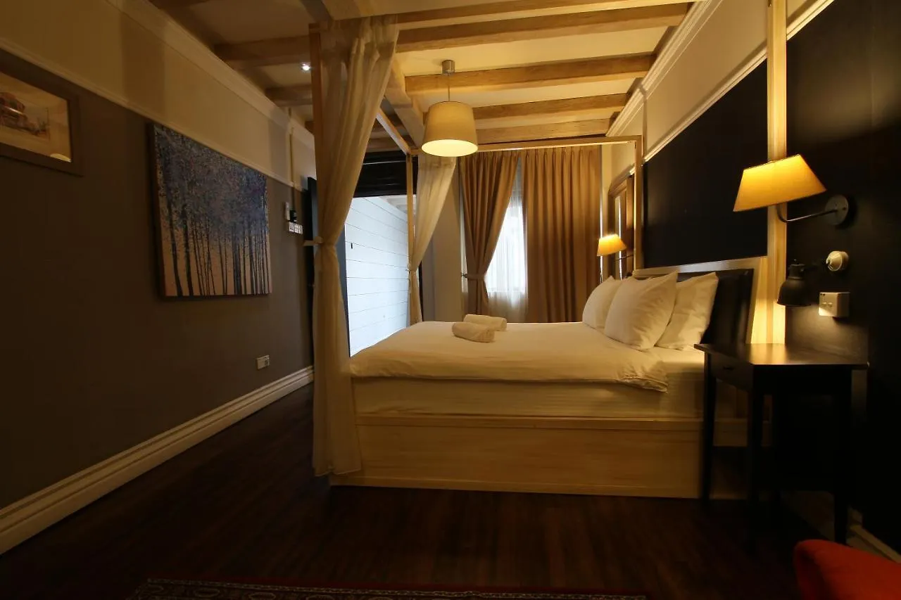 Magpie Heritage - Hideaway George Town